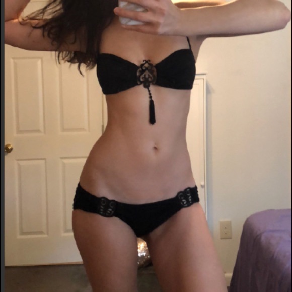 ONE OF A KIND 🦄 REAL seashell 🐚 bikini! - Picture 2 of 5